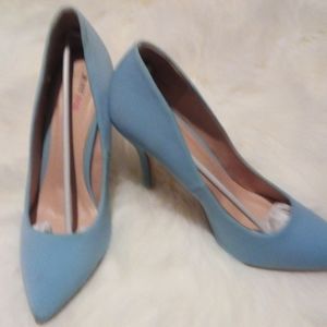 Ladies shoes